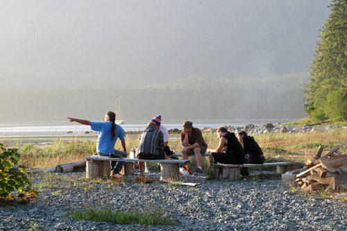 U of G students in the 2013 philosophy field course met with Steven Charleson of the Hesquiaht First Nation on Vancouver Island’s west coast. 